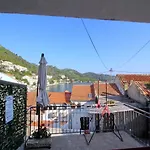 Apartment Mambo *